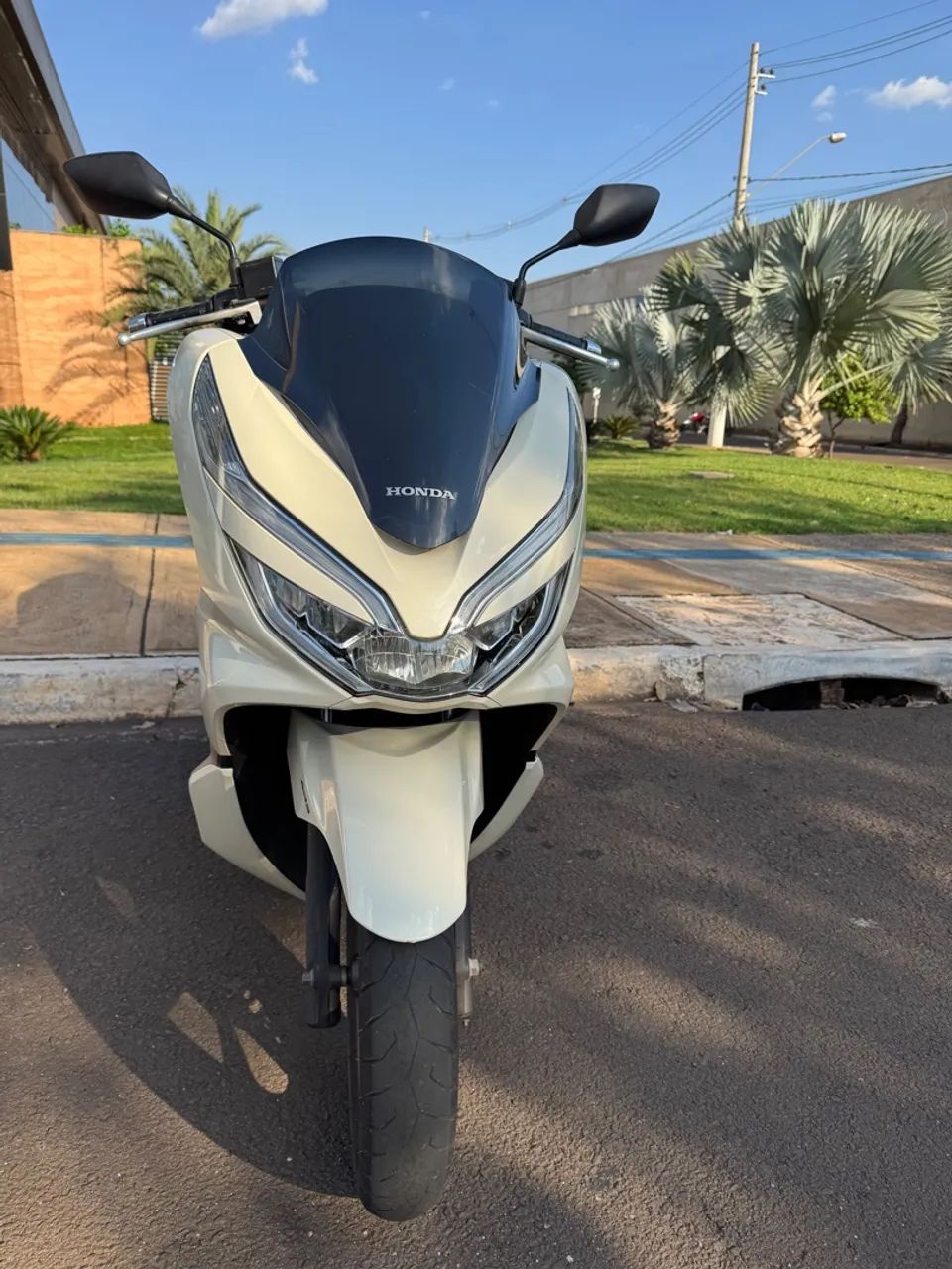 PCX 2019 DLX - Foto 3