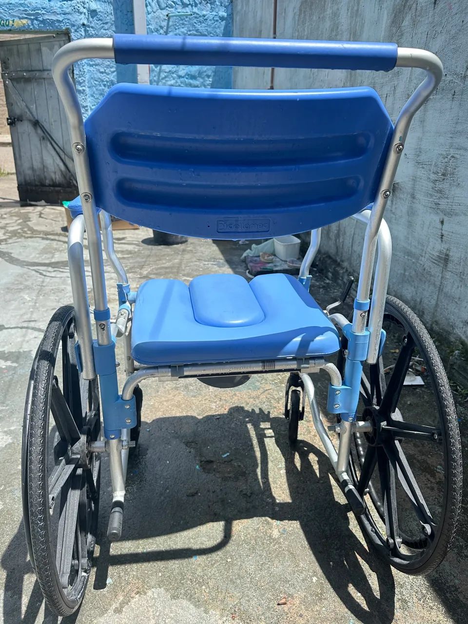 Cadeira de banho com rodas  - Foto 2