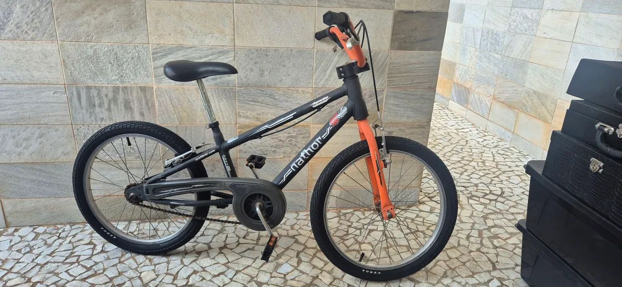 Bicicleta apollo nathor aro 20 infantil