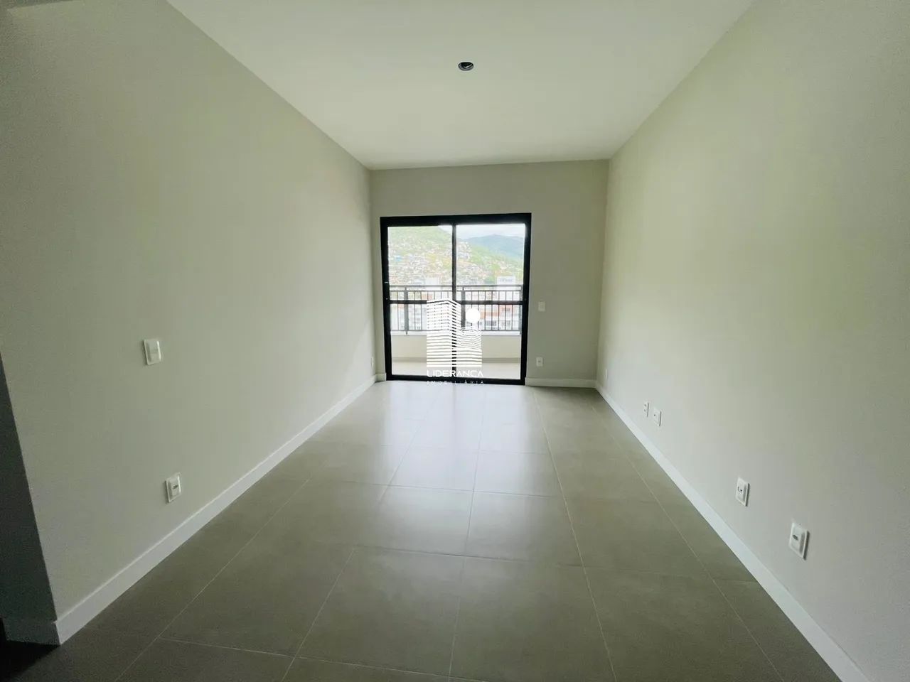 Apartamento, Saco Grande, 03 Dormitórios/01 Suíte