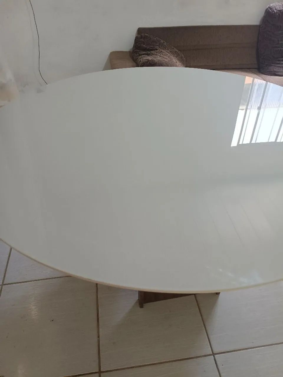Mesa de jantar com tampo de vidro - Foto 2