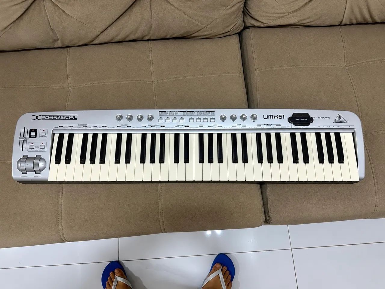 Teclado controlador impecável 61 teclas