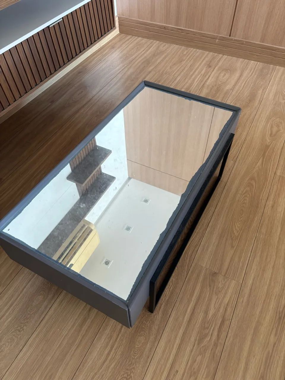 Mesa de Centro Retangular com Tampo de Vidro