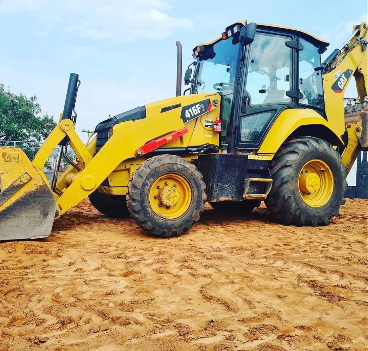 Retroescavadeira Caterpillar 416F2 17/17 - Entrada R$20.000,00 - Foto 6