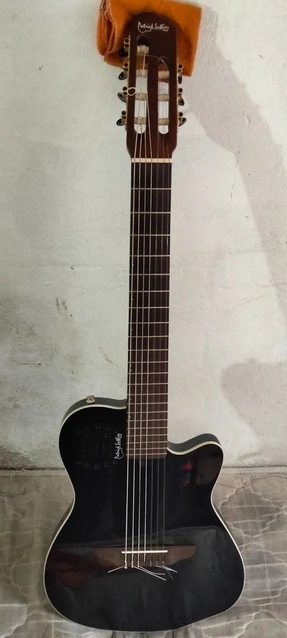Violão Patrick luthier sete cordas Menos de um ano de uso Ano 2025 preto/ Black piano  - Foto 6
