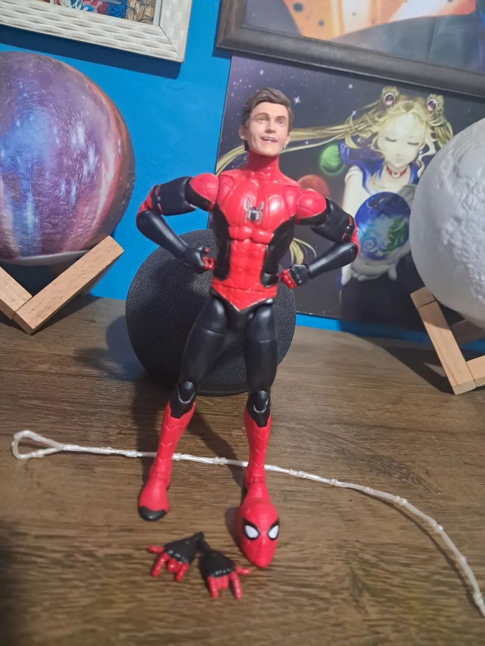 Spider-Man  Traje Vermelho e Preto Marvel Legends  - Foto 2