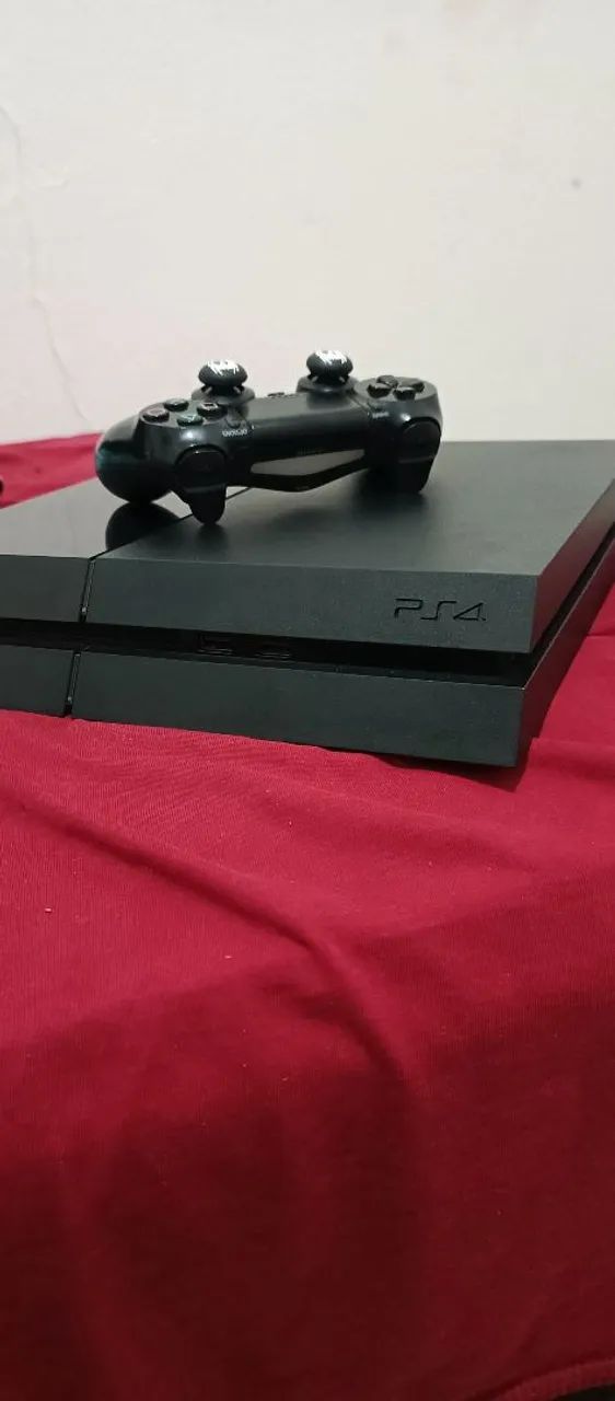 PS4 FAT COM DOIS JOGOS - Foto 2