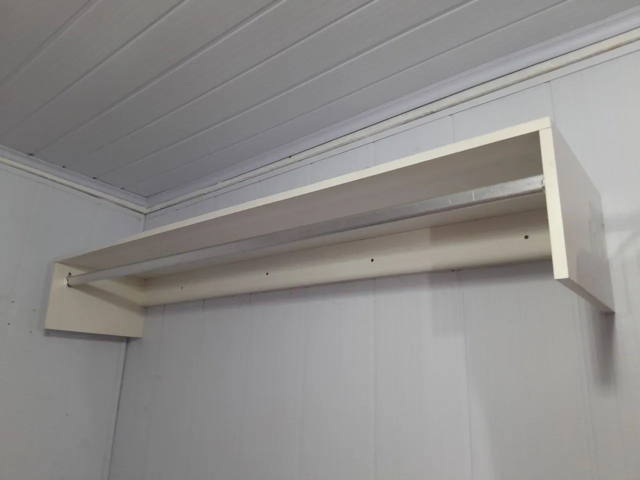 Vendo Balcão e Cabideiro de Loja - Foto 3