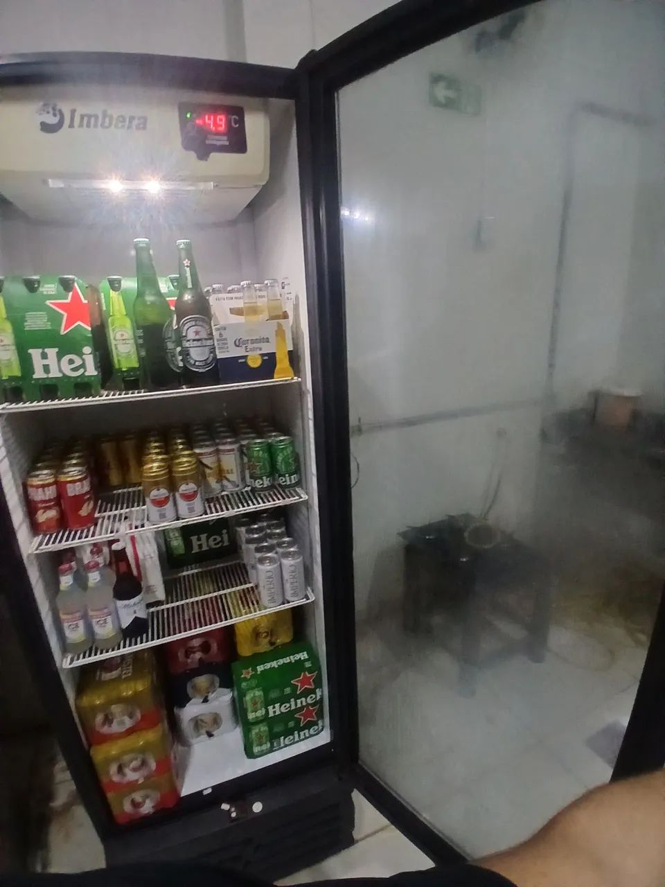 Vendo cervejeira, expositor e gôndula - Foto 3