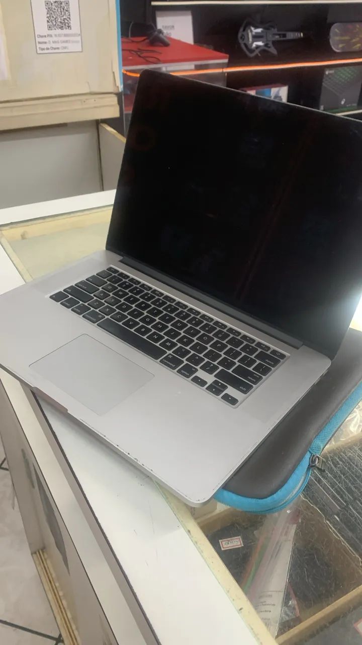 MacBook Pro a1398 i7 / 16gb / SSD 512gb 