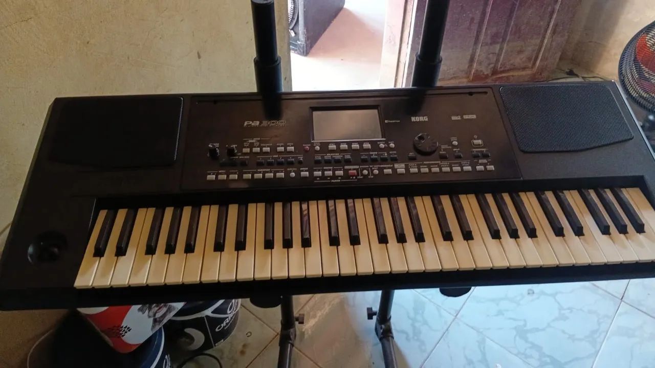 Teclado PA 300 bom estado  - Foto 2