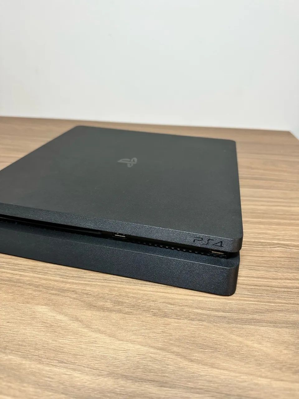 Ps4 slim 1TB + 2 controle  - Foto 5