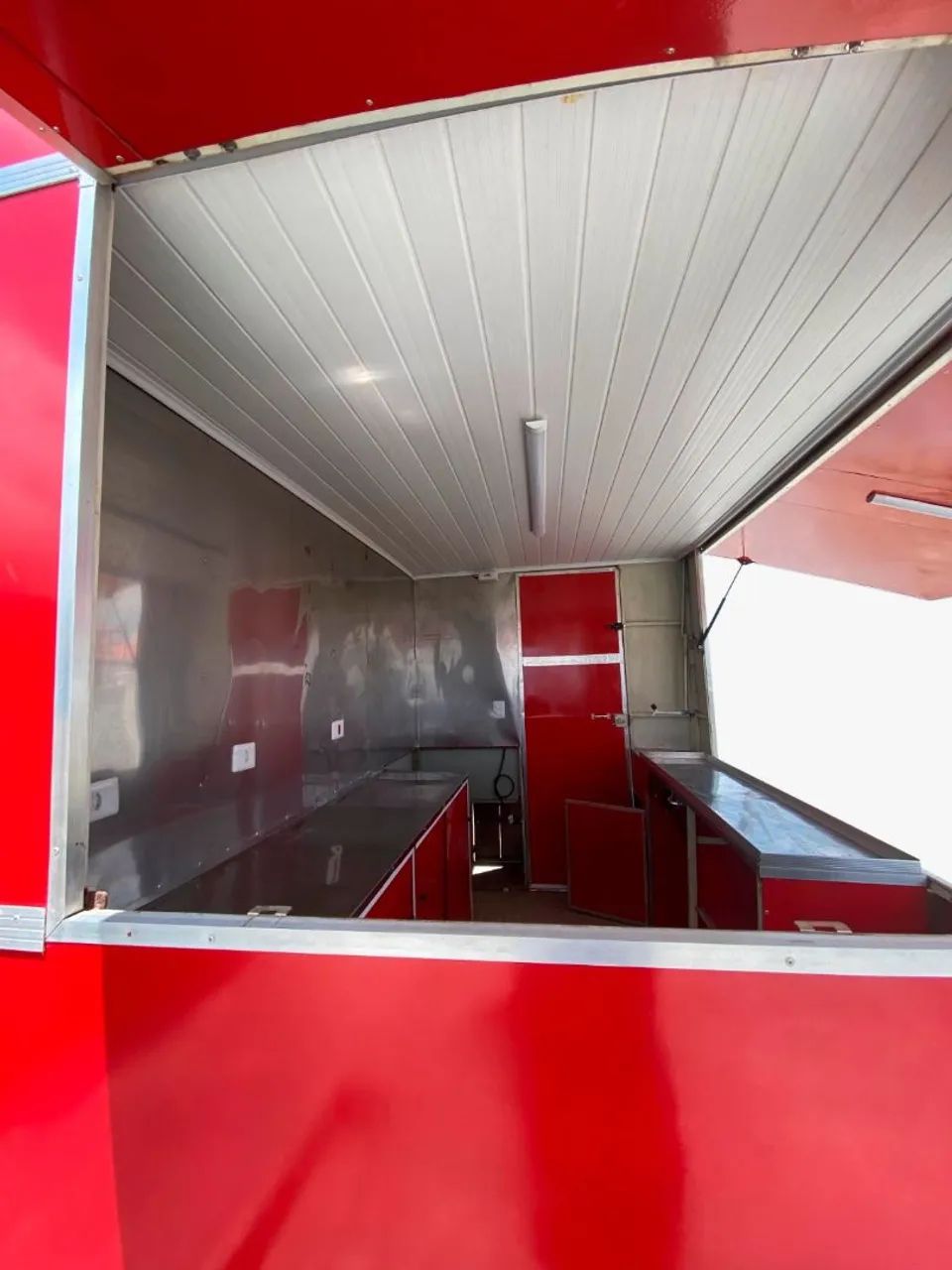 Oportunidade imperdível!! Trailer food truck disponível para locação!! Entre em contato!! - Foto 5