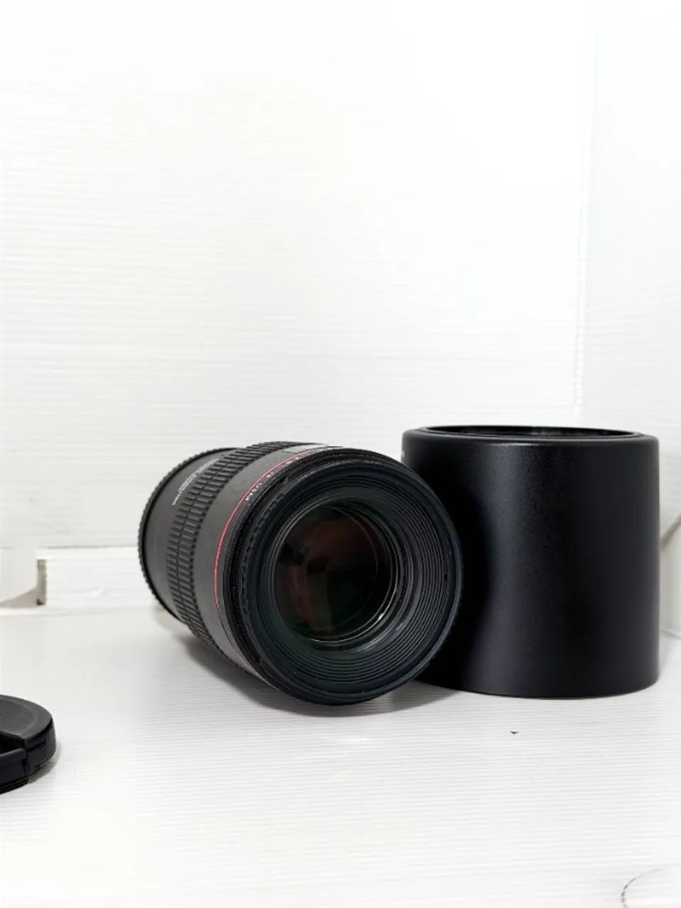 Canon EF 100mm f/2.8L Macro IS USM - Lente Macro Profissional