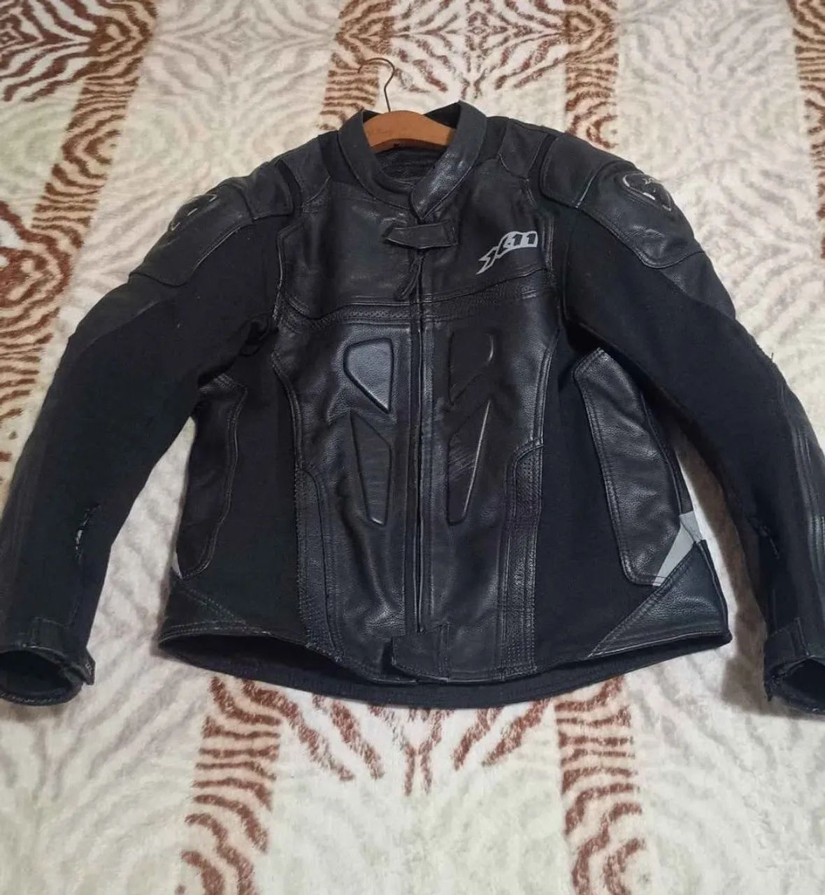 Conjunto macacão 2 peças x11 com bota e luva