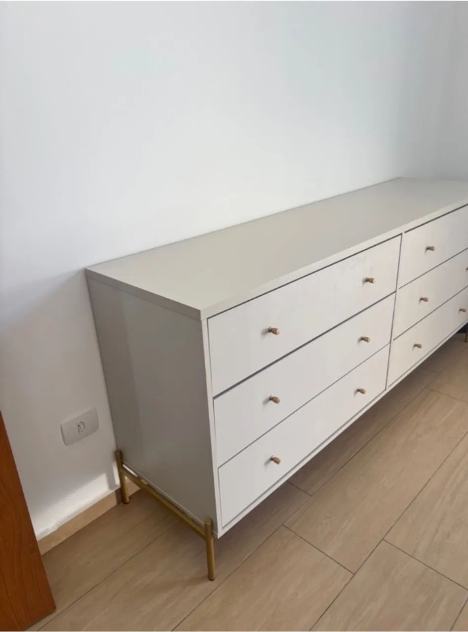 CÔMODA MODERNA