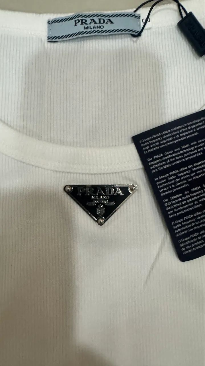 BLUSA PRADA BÁSICA BRANCA NOVA 