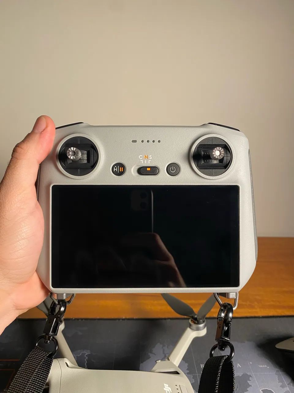 DJI Mini 3 PRO com tela no controle - Foto 2
