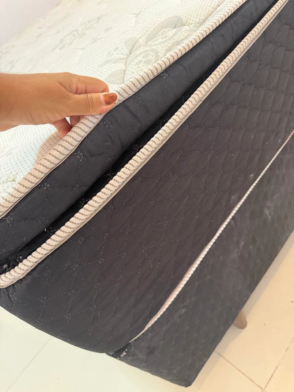 CAMA QUEEN CASAL COM MOLAS ENSACADAS 