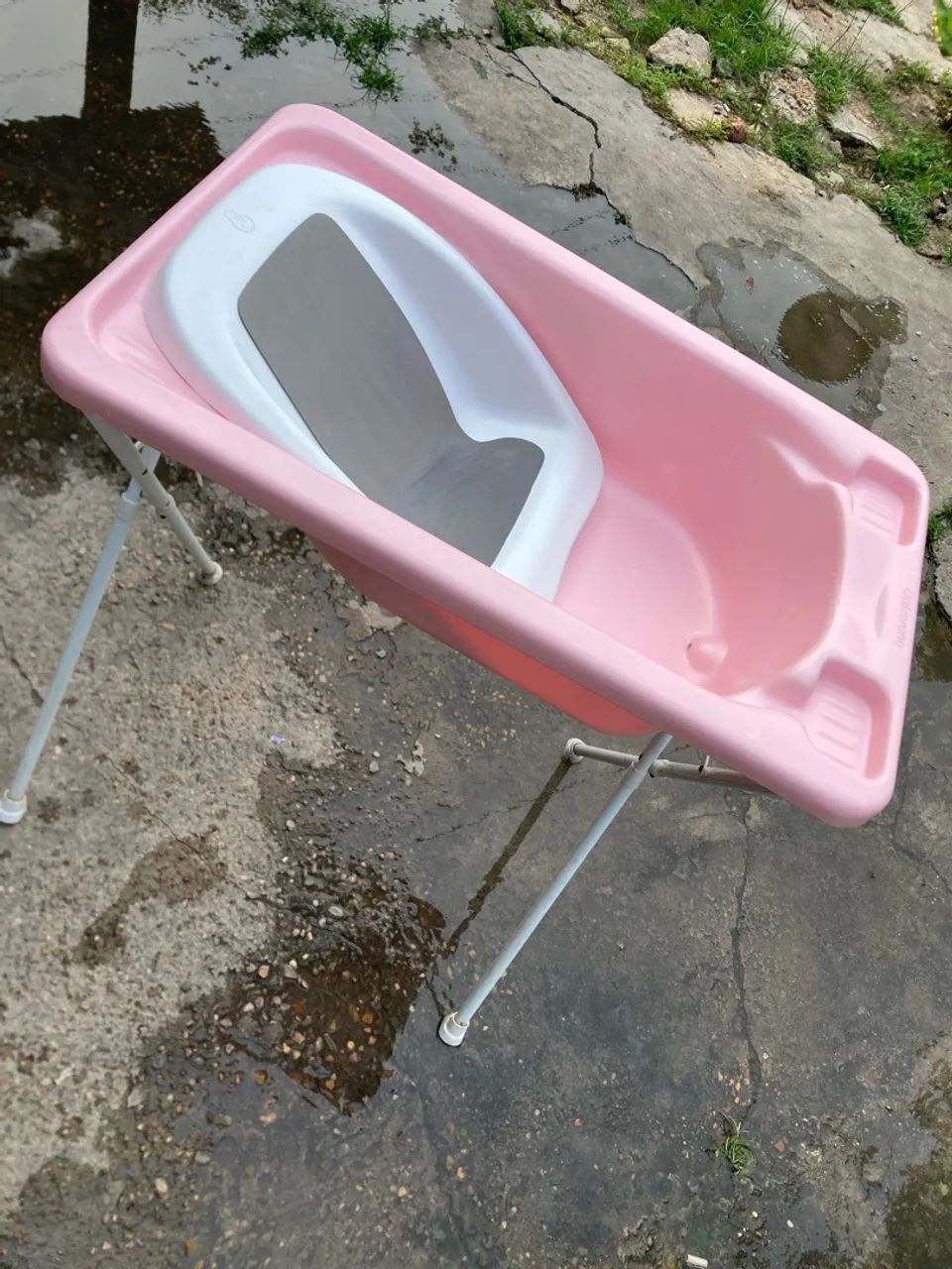 Banheira de bebê com suporte 