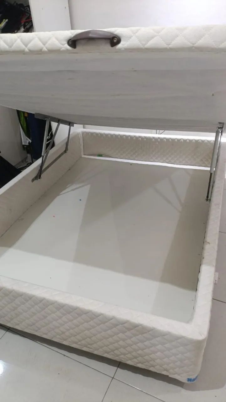 Cama casal box baú usada 