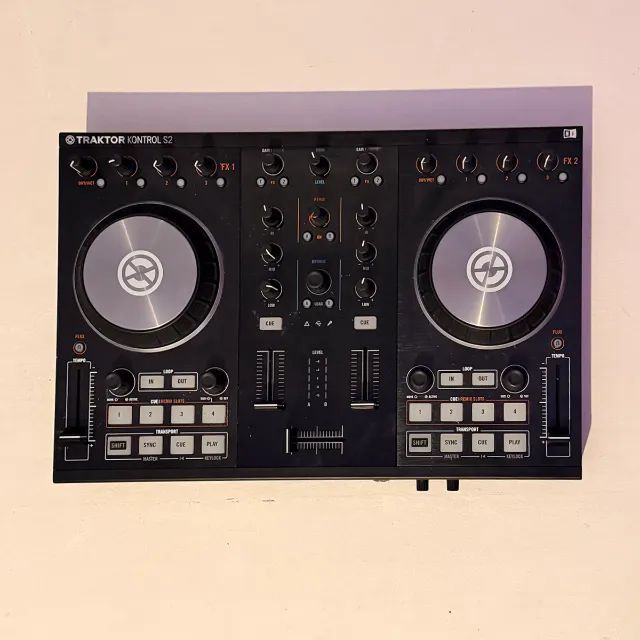 Native Instruments Traktor Kontrol S2 MK2 - Instrumentos musicais