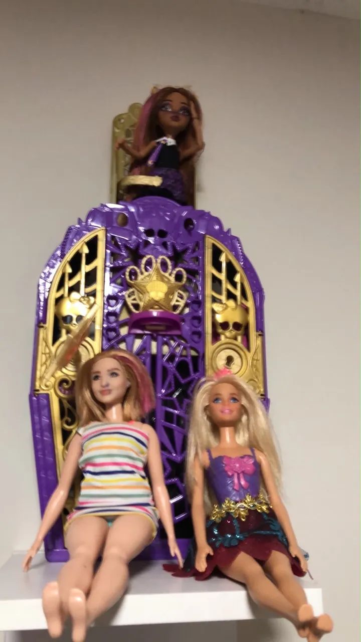 Monster High Clawdeen Wolf da linha Skulltimate Secrets, apenas o armário 