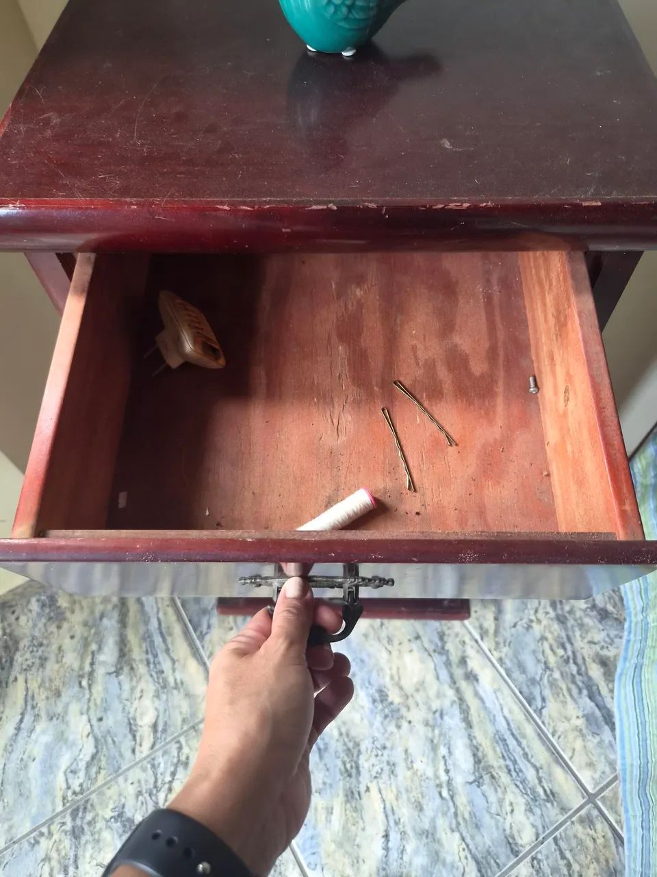 Mesa de cabeceira antiga - Foto 2