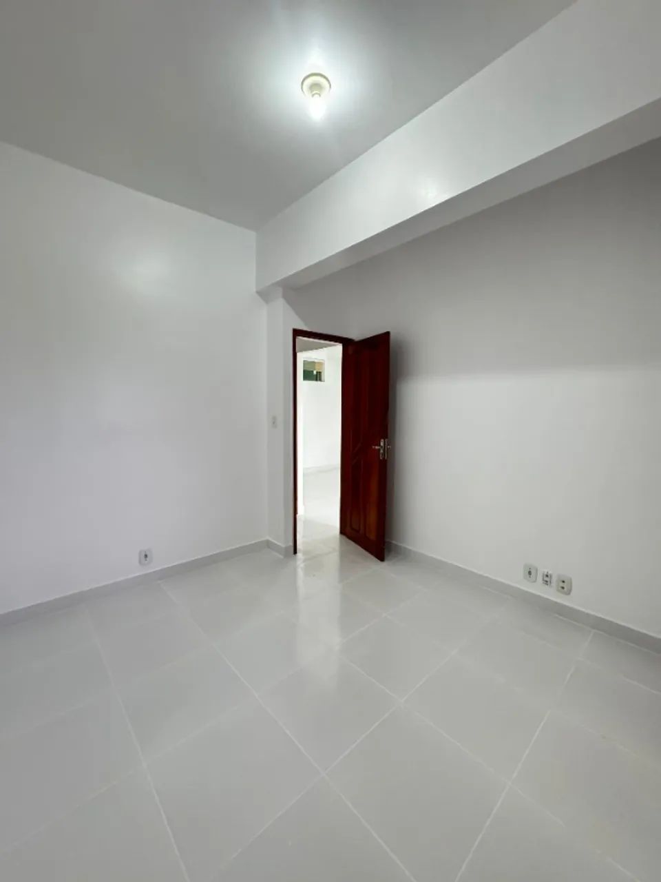 Aluga-se apartamento - Excelente localização 