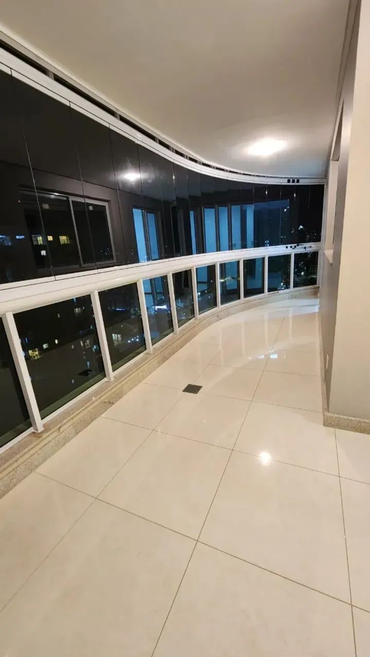 Todo montado com armarios embutidos nos 2 quartos sendo 1 suite, varanda ampla e 3 vagas d - Foto 4