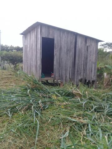 Vende - se uma casa