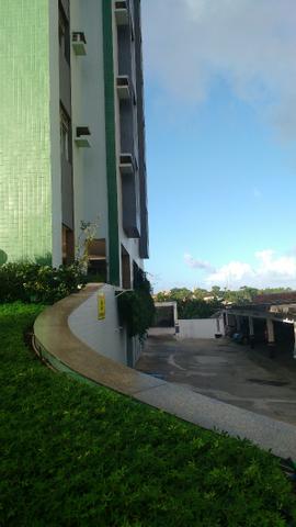 D059 Excelente Apartamento no Farol a Venda