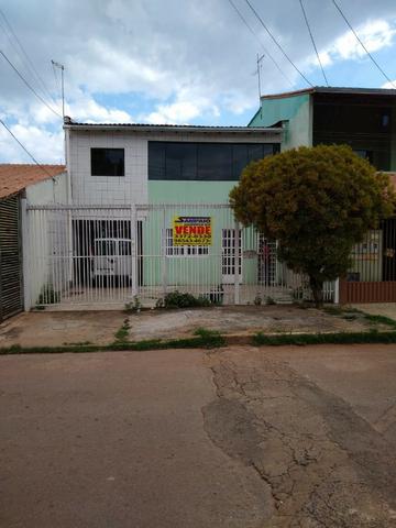 QNN 08 sobrado + casa de fundo. Aceita financiamento
