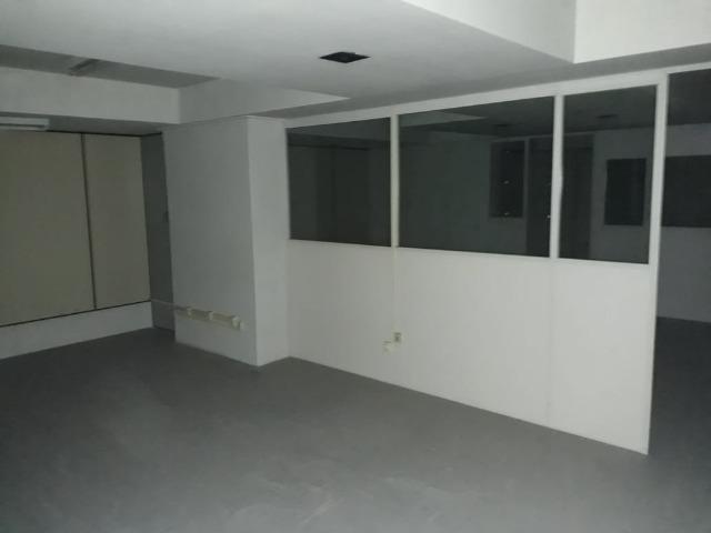 Lojão de 850m2 c/ Sobreloja e 2 Vagas no Ed. Marco, Centro - Direto com Proprietário - Foto 17