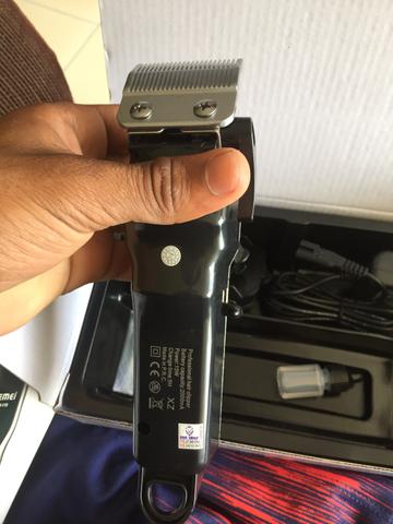 Maquina de corte barbeiro - Foto 2