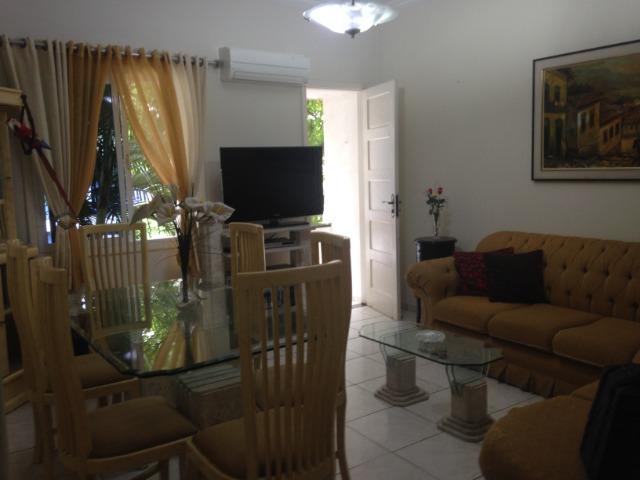 Apartamento de 02 dormitórios, todo mobiliado no Gonzaga em Santos/SP