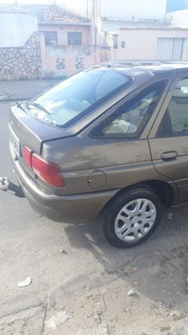 Escort motor 1.6 8v ano 2001 ar condicionado vidros elétricos trava direção hidráulica - Foto 4