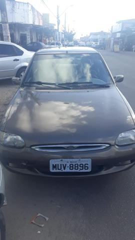 Escort motor 1.6 8v ano 2001 ar condicionado vidros elétricos trava direção hidráulica - Foto 3