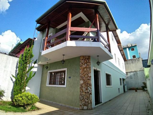 Sobrado na Vila Tijuco, com 3 quartos, sendo 1 suíte e área útil de 200 m²