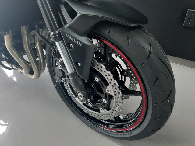 Kawasaki Z 900 Preta 2021 - Foto 16