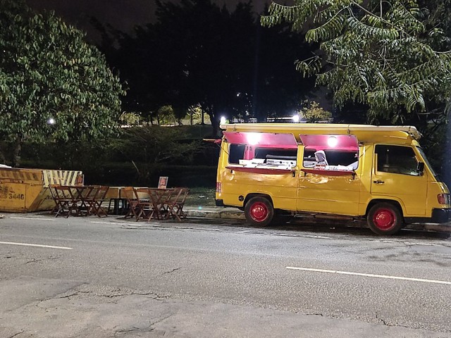 FOODTRUCK MB180 DIESEL
