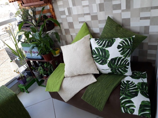 Kit de almofadas artesanais decoradas com tecidos lisos e estampados |4 peças