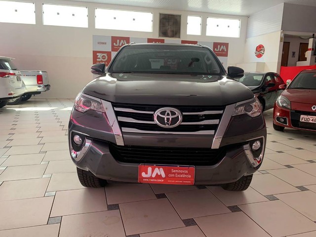 TOYOTA HILUX SW4 SW4 SRV CD 2.7