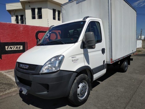 IVECO BAÚ 2015