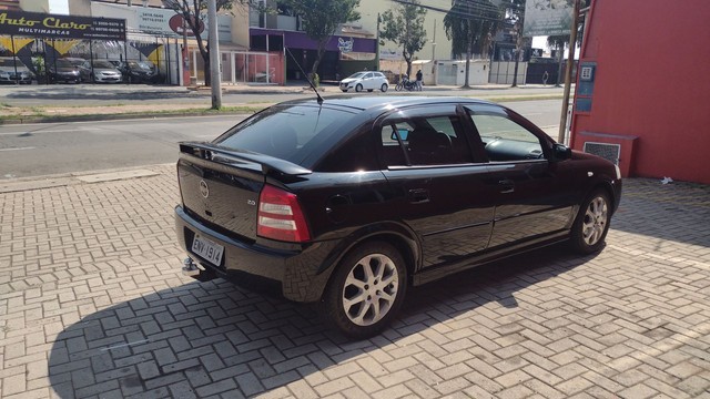 VENDO ASTRA ANO 2010