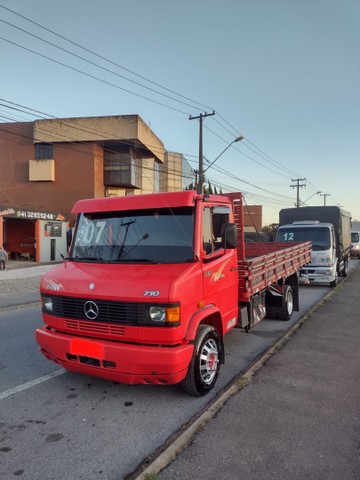 Caminhão Mercedes-Benz 710 Plus 