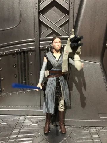 STAR WARS/REY (JEDI TRAINING)