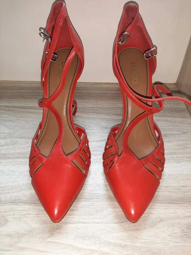 SCARPIN AREZZO COURO TAM 39