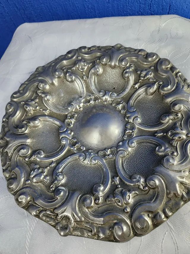 Medalhão  espessurado a prata antigo com suporte para parede - Foto 4