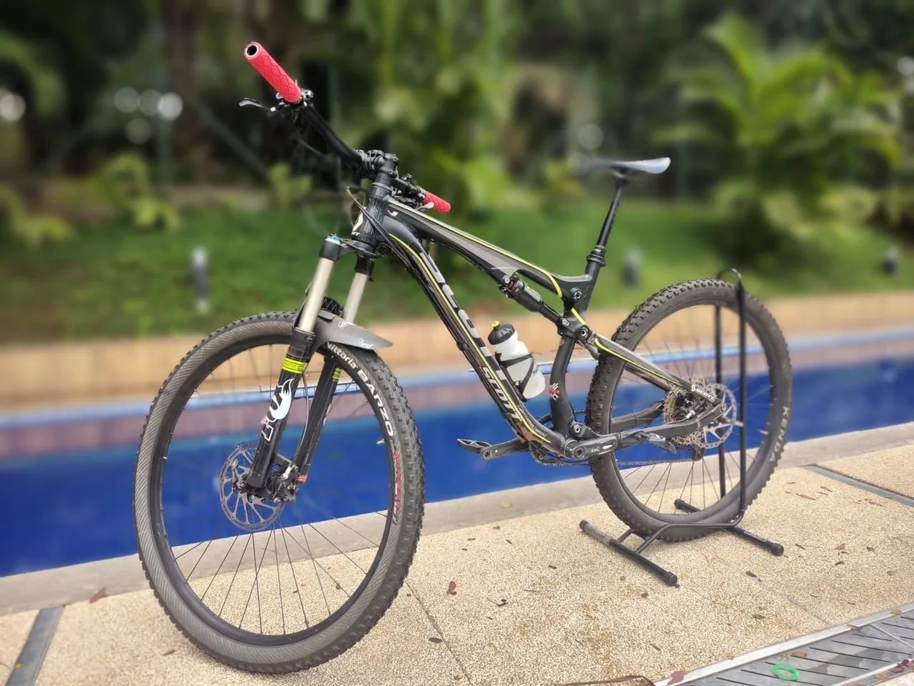 Scott Gladius com canote hidráulico